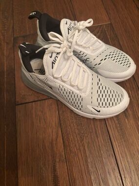 Nike Air Max 270 Womens Athletic Sneakers - White/Black